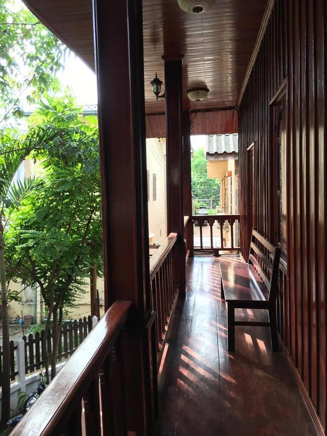 Soutikone Place House 2 Луанґпхабанґ Екстер'єр фото
